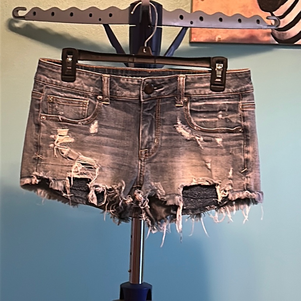 American Eagle Outfitters Size 8 Shortie Jean Shorts EUC